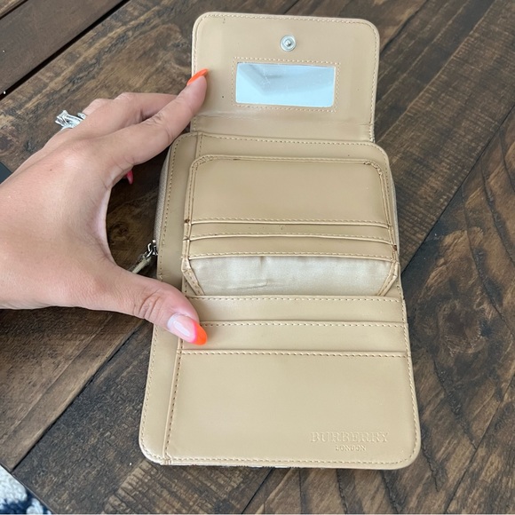 Plaid Check Tri-Fold Wallet Tan Red Black - Picture 3 of 8